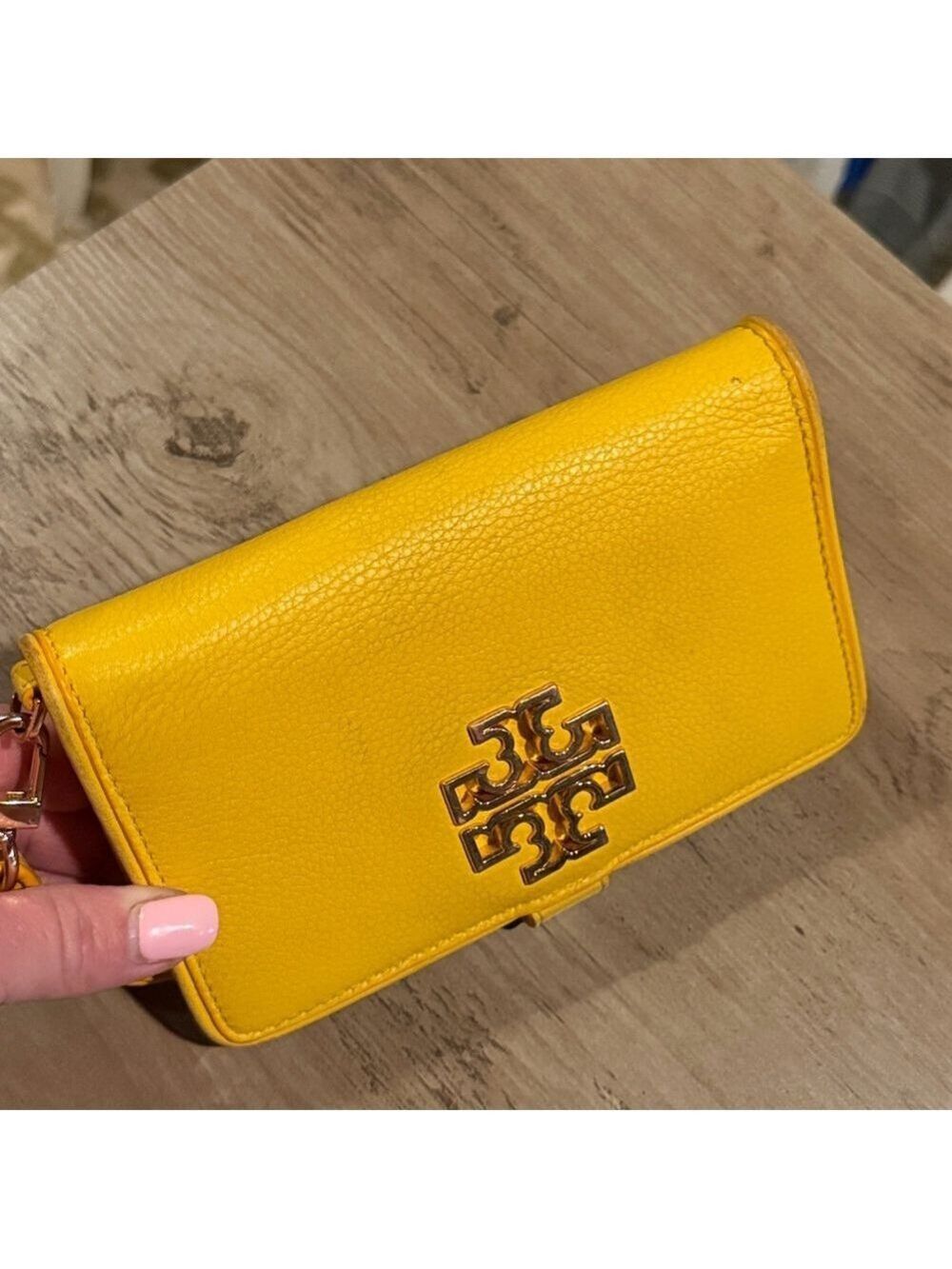 Tory Burch Britten Smartphone Wallet Yellow - Picture 3 of 9